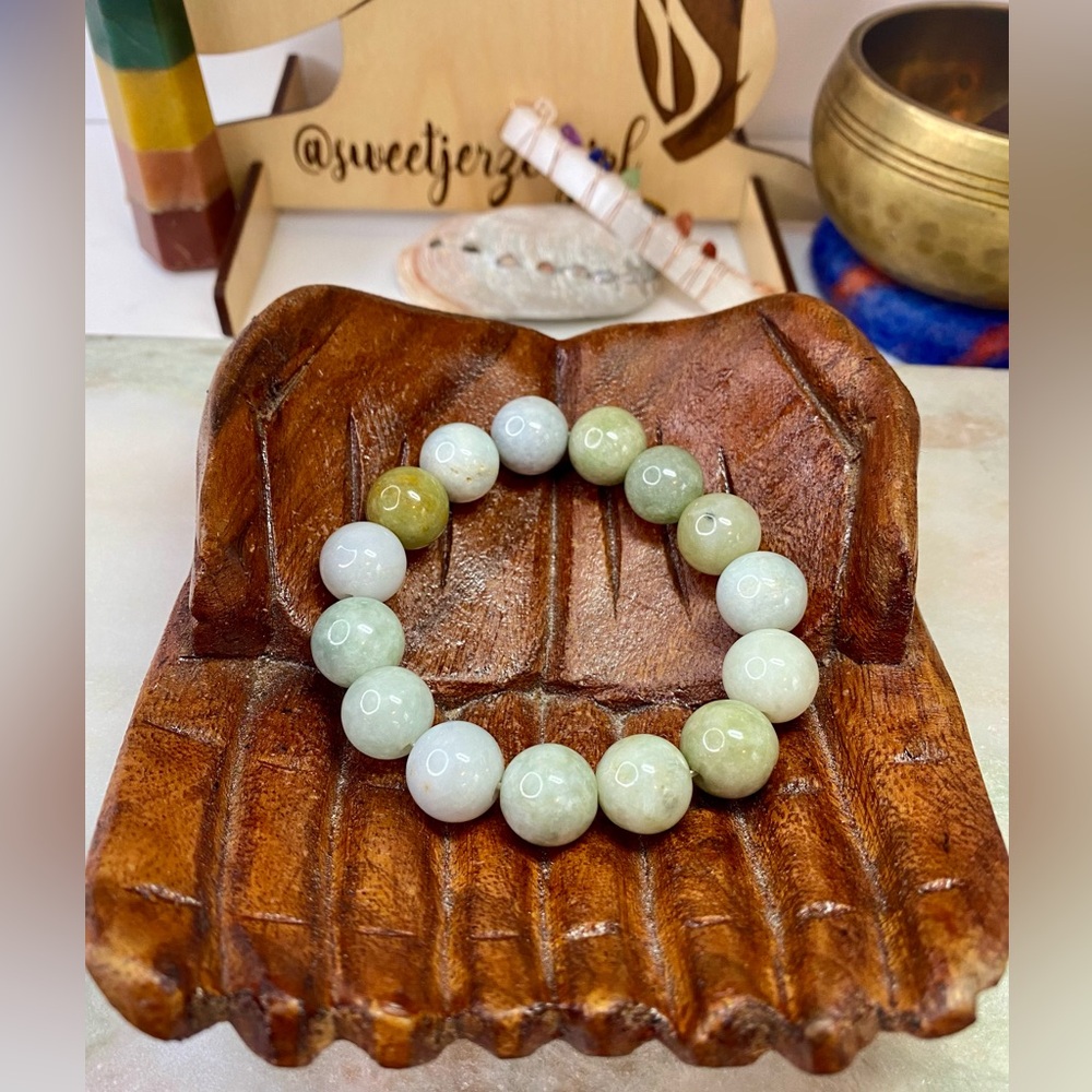 Mint Green Burmese Jade Round Bead Unisex Bracelet 12mm - Picture 5 of 8